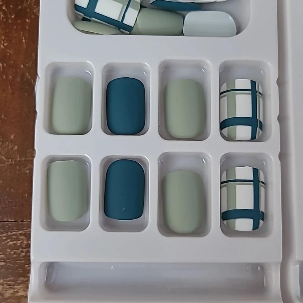 Nwt 48pcs Blue Gray Manicure & Pedicure Premium Press On Nails